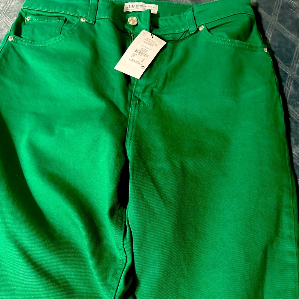 New Primark green high-waist wide leg pants. Size 10 Purchased in the UK.
